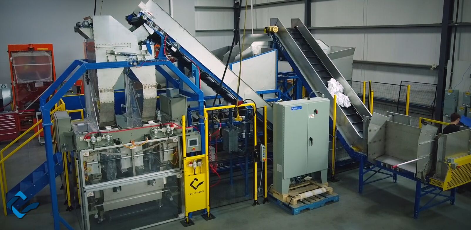 Ligne de production automatisée en usine